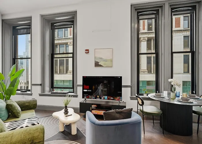 Stylish 1br Downtown Apartment, Nfl Draft
