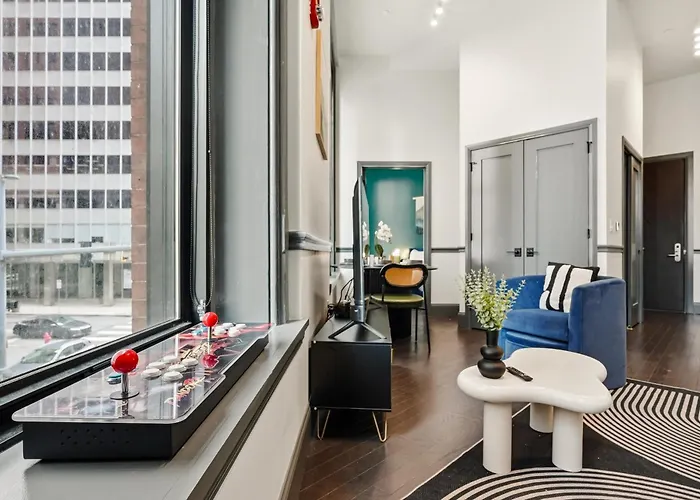 Apartment Stylish 1br Downtown Apartment, Nfl Draft *