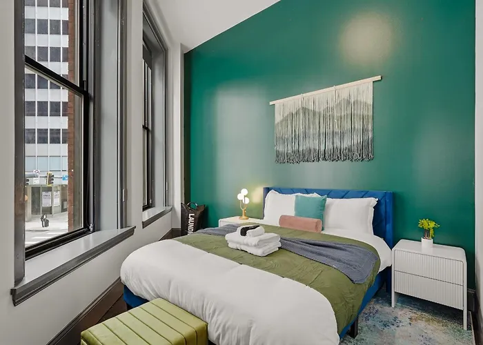 Stylish 1br Downtown Apartment, Nfl Draft Pittsburgh