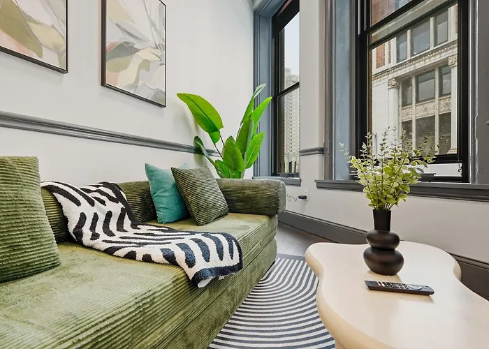 Apartment Stylish 1br Downtown Apartment, Nfl Draft *