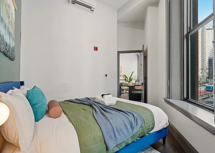 Apartment Stylish 1br Downtown Apartment, Nfl Draft *