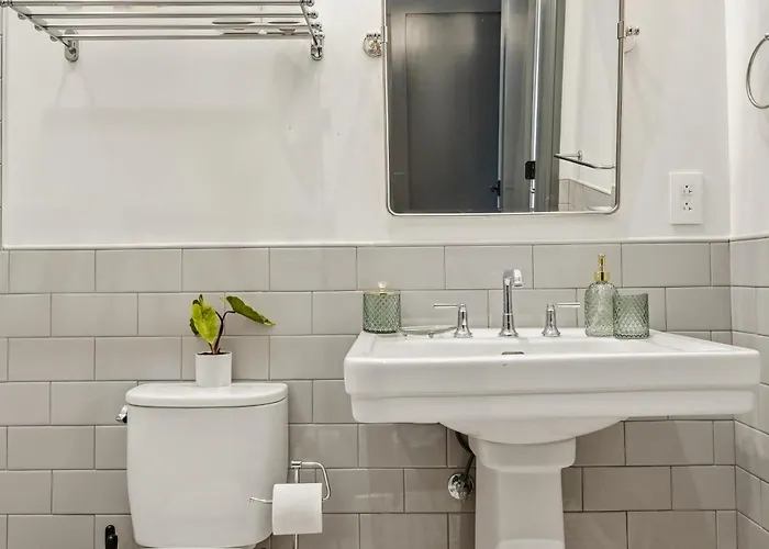 Stylish 1br Downtown Apartment, Nfl Draft