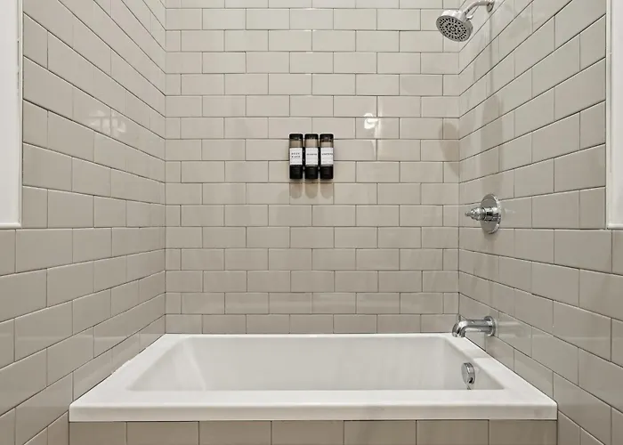 Stylish 1br Downtown Apartment, Nfl Draft