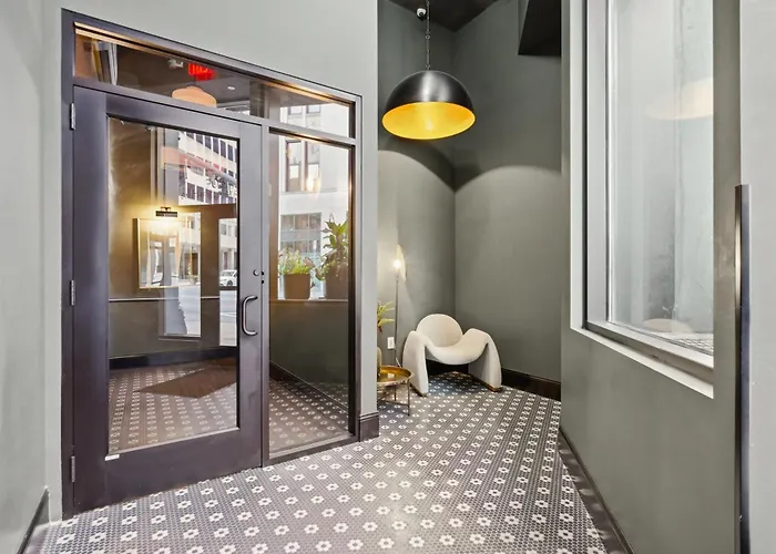 Stylish 1br Downtown Apartment, Nfl Draft